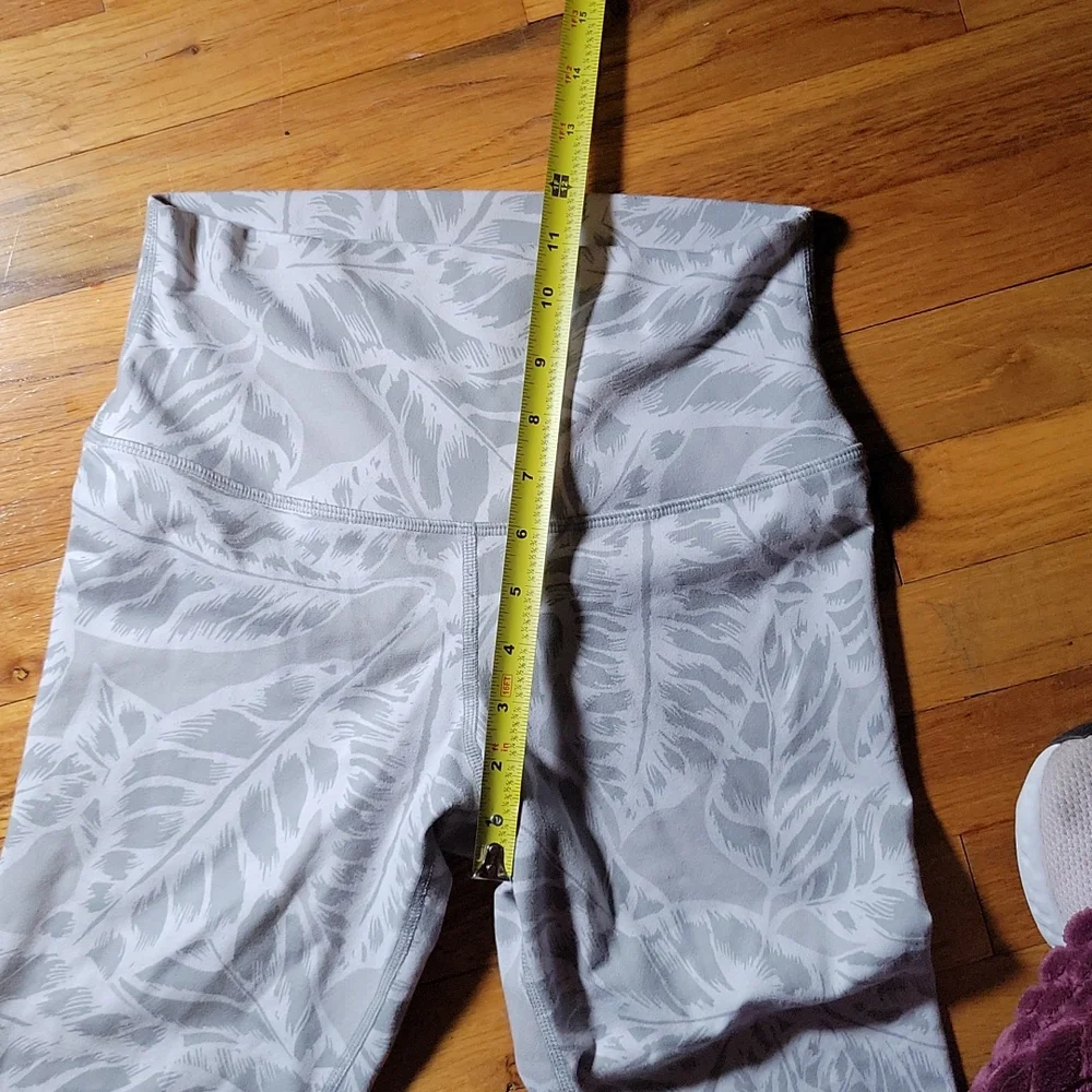 ALO gray white high waisted full length yoga leggingd  small